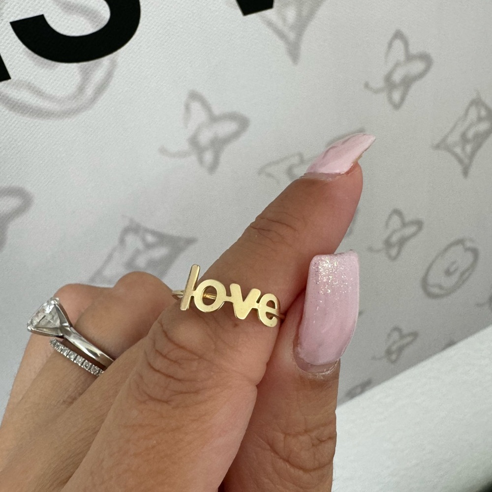 Stunning 🤩 14k LOVE Ring size 7.
